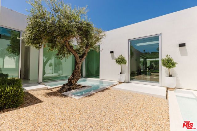 1029 Wallace, Beverly Hills, CA 90210