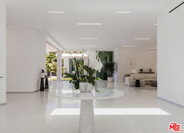 1029 Wallace, Beverly Hills, CA 90210