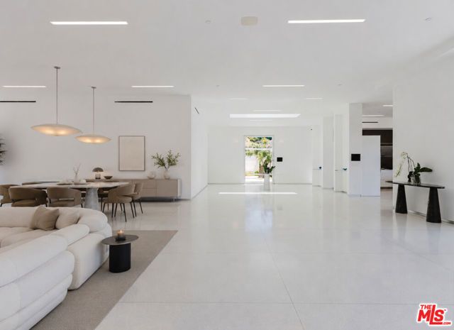 1029 Wallace, Beverly Hills, CA 90210