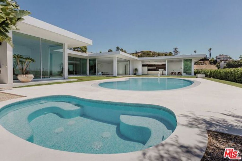 1029 Wallace, Beverly Hills, CA 90210