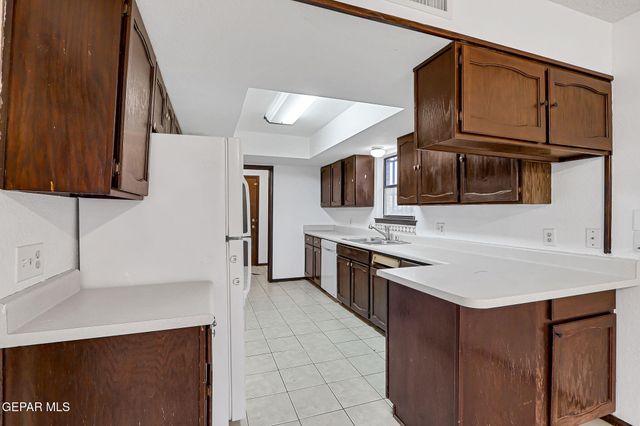 6940 VILLA HERMOSA Drive, El Paso, TX 79912