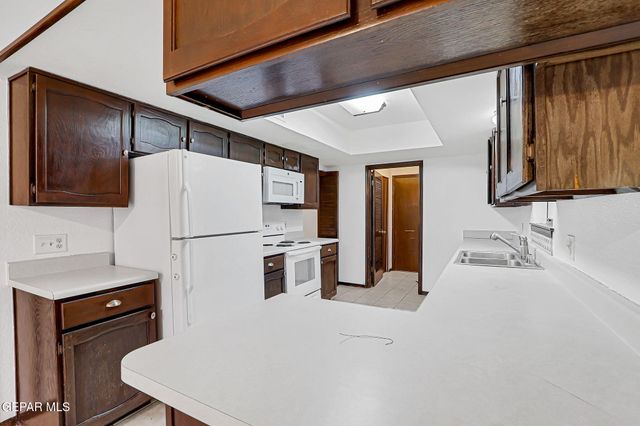 6940 VILLA HERMOSA Drive, El Paso, TX 79912