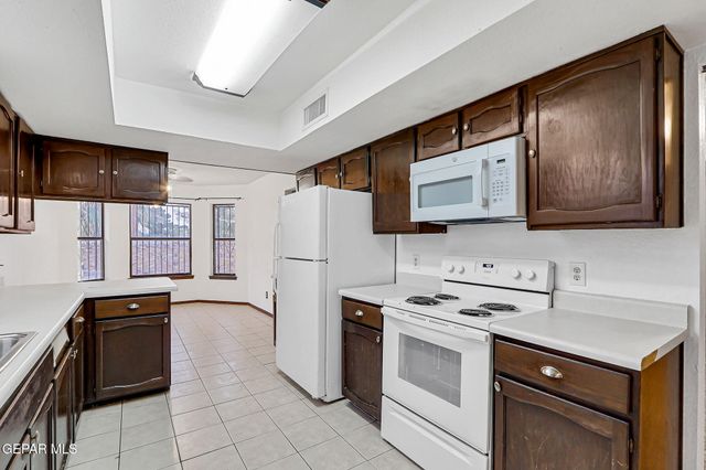 6940 VILLA HERMOSA Drive, El Paso, TX 79912