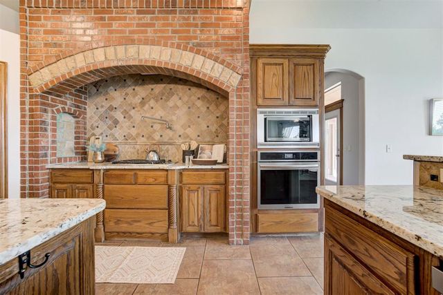 18808 Shilstone Way, Edmond, OK 73012