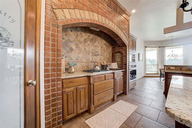 18808 Shilstone Way, Edmond, OK 73012