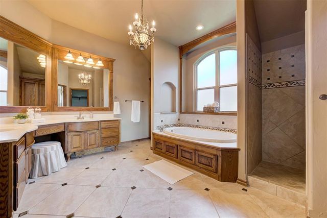18808 Shilstone Way, Edmond, OK 73012