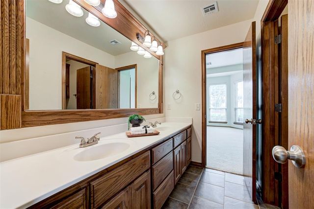 18808 Shilstone Way, Edmond, OK 73012