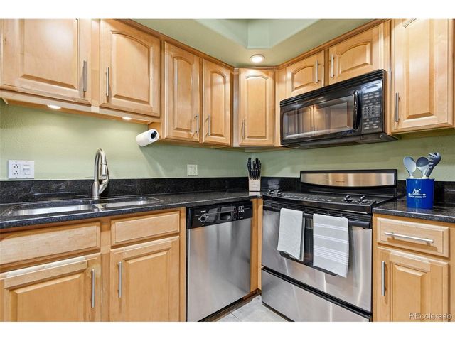 424 S Uvalda Cir, Aurora, CO 80012