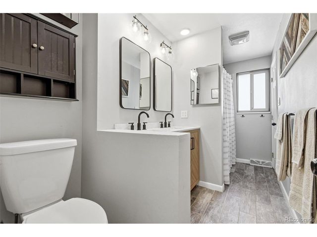 424 S Uvalda Cir, Aurora, CO 80012