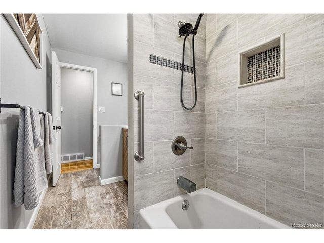 424 S Uvalda Cir, Aurora, CO 80012