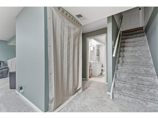 424 S Uvalda Cir, Aurora, CO 80012