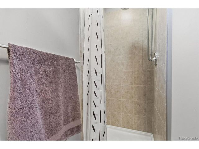 424 S Uvalda Cir, Aurora, CO 80012