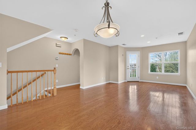 422 Highridge Court 422, Peekskill, NY 10566