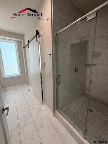 6008 Las Verdes Lane, Lincoln, NE 68523