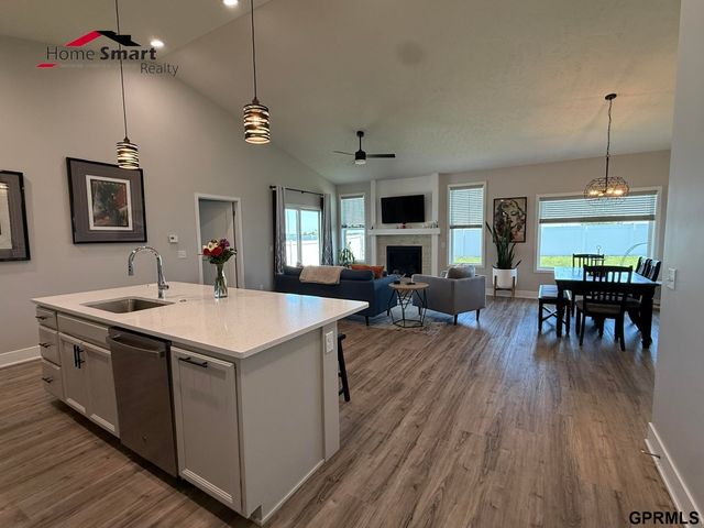 6008 Las Verdes Lane, Lincoln, NE 68523