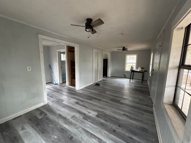 1028 Lincoln St Street, Malvern, AR 72104