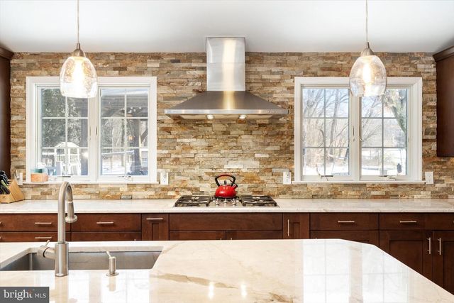 327 GORDON ROAD, Robbinsville, NJ 08691