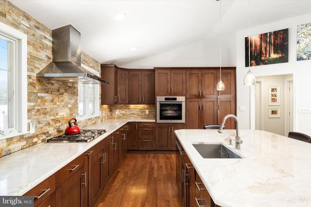 327 GORDON ROAD, Robbinsville, NJ 08691