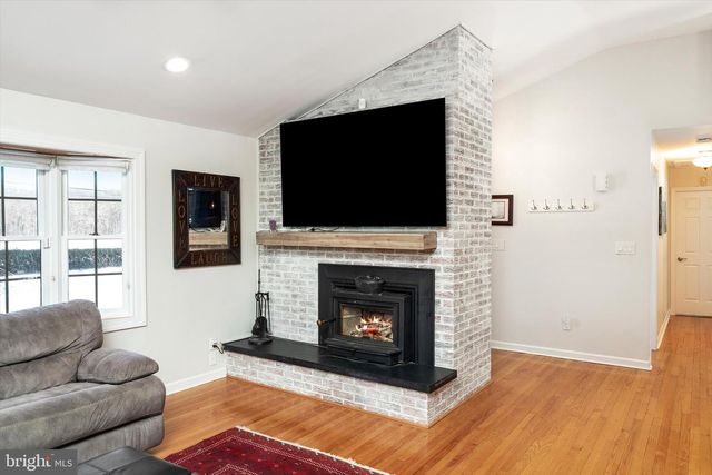 327 GORDON ROAD, Robbinsville, NJ 08691