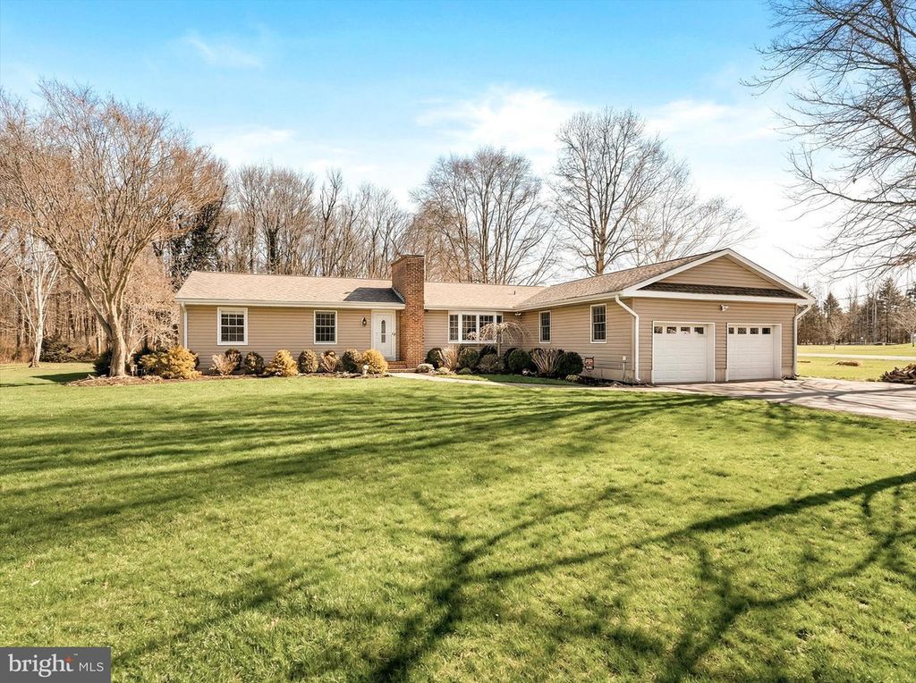 327 GORDON ROAD, Robbinsville, NJ 08691