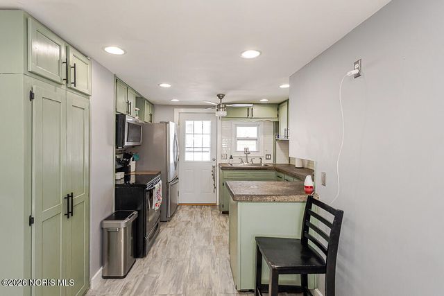 5857 Pickard Drive, Toledo, OH 43613