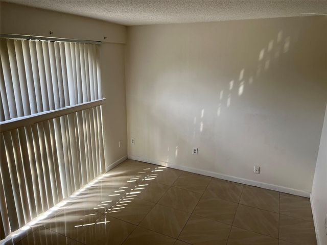 2941 NW 92nd Avenue, Coral Springs, FL 33065