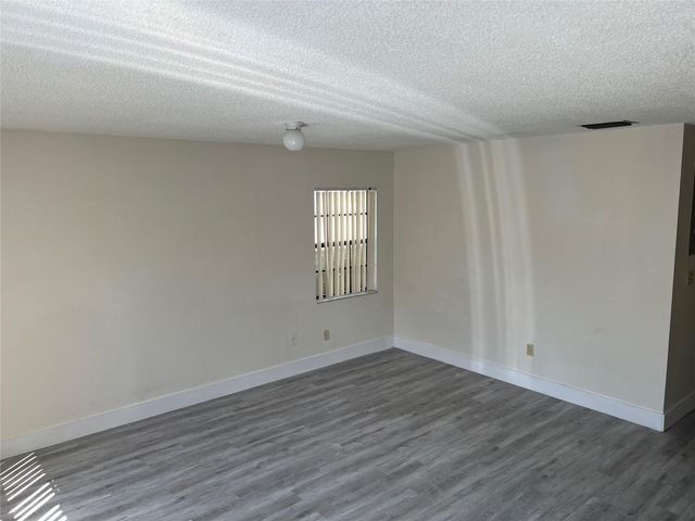 2941 NW 92nd Avenue, Coral Springs, FL 33065