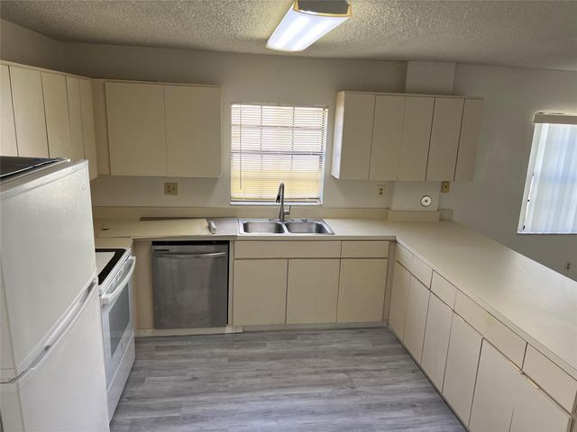 2941 NW 92nd Avenue, Coral Springs, FL 33065