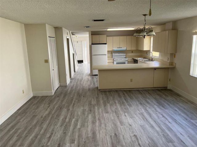 2941 NW 92nd Avenue, Coral Springs, FL 33065