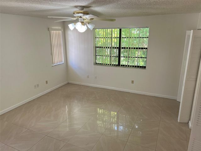 2941 NW 92nd Avenue, Coral Springs, FL 33065