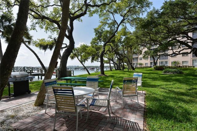 8625 MIDNIGHT PASS ROAD 305B, Sarasota, FL 34242