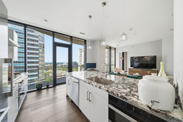 1409 Post Oak Boulevard 1903, Houston, TX 77056