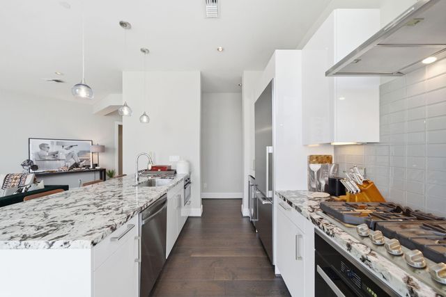 1409 Post Oak Boulevard 1903, Houston, TX 77056