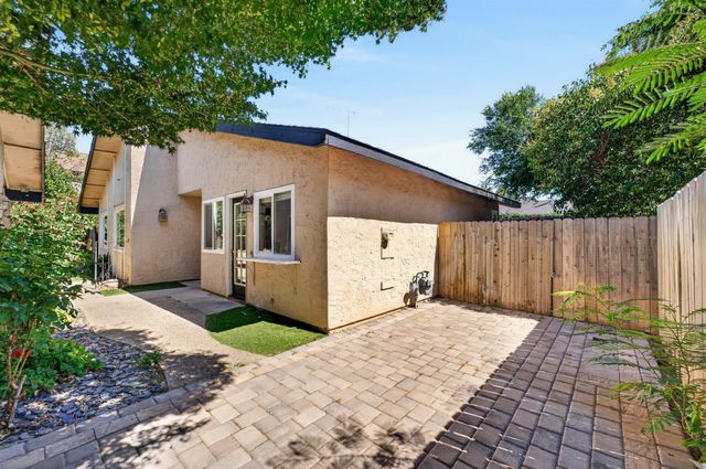 8488 Old Ranch Rd, Orangevale, CA 95662
