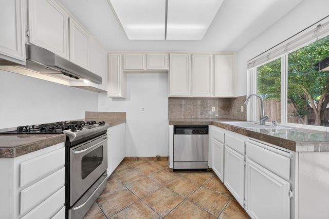 8488 Old Ranch Rd, Orangevale, CA 95662