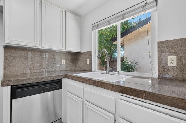 8488 Old Ranch Rd, Orangevale, CA 95662