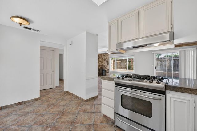 8488 Old Ranch Rd, Orangevale, CA 95662