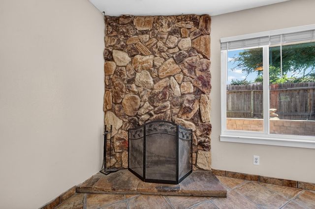 8488 Old Ranch Rd, Orangevale, CA 95662