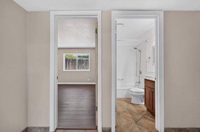 8488 Old Ranch Rd, Orangevale, CA 95662