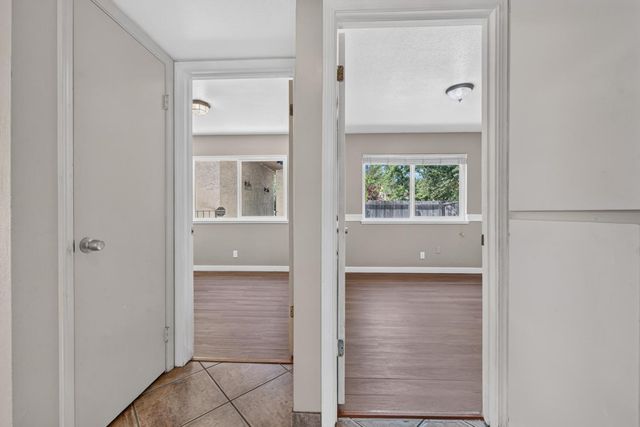 8488 Old Ranch Rd, Orangevale, CA 95662