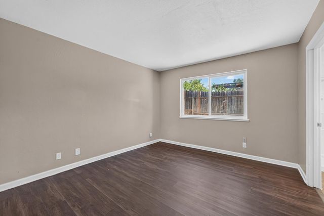 8488 Old Ranch Rd, Orangevale, CA 95662
