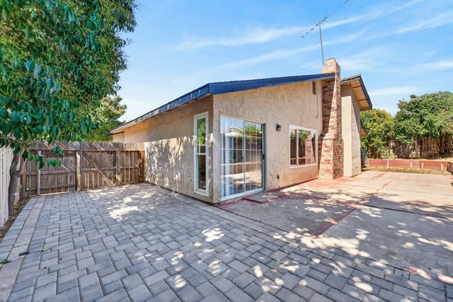 8488 Old Ranch Rd, Orangevale, CA 95662