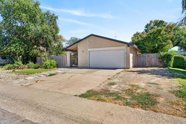 8488 Old Ranch Rd, Orangevale, CA 95662