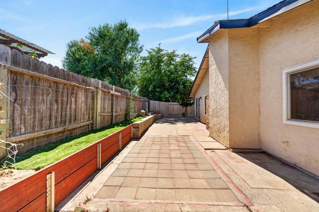 8488 Old Ranch Rd, Orangevale, CA 95662