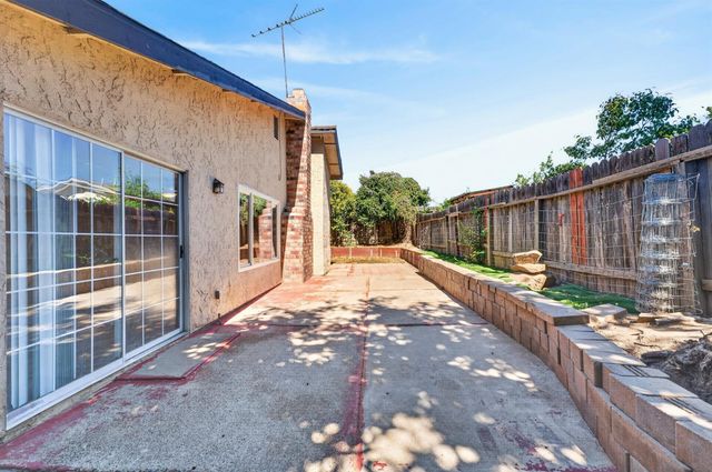 8488 Old Ranch Rd, Orangevale, CA 95662