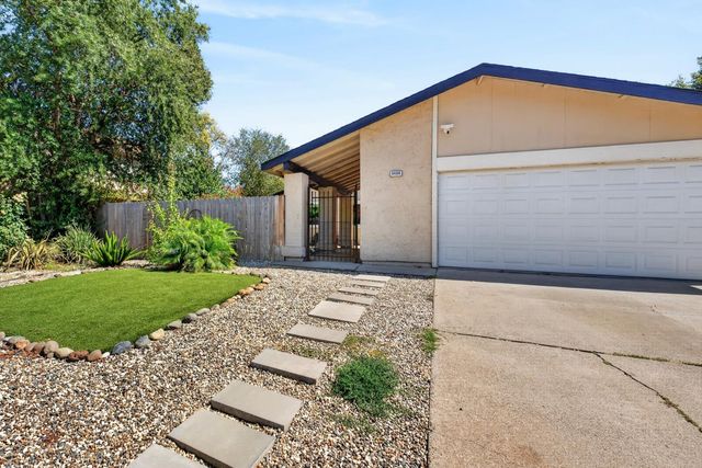 8488 Old Ranch Rd, Orangevale, CA 95662