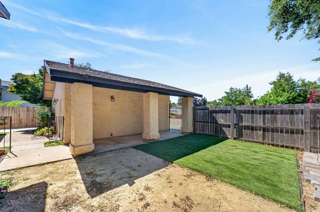 8488 Old Ranch Rd, Orangevale, CA 95662