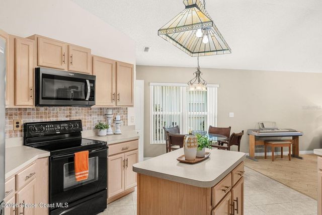 992 SHAW CIRCLE, Melbourne, FL 32940