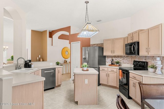 992 SHAW CIRCLE, Melbourne, FL 32940