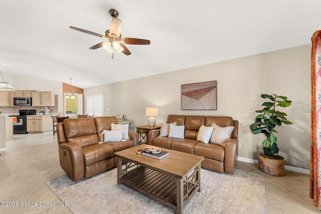 992 SHAW CIRCLE, Melbourne, FL 32940